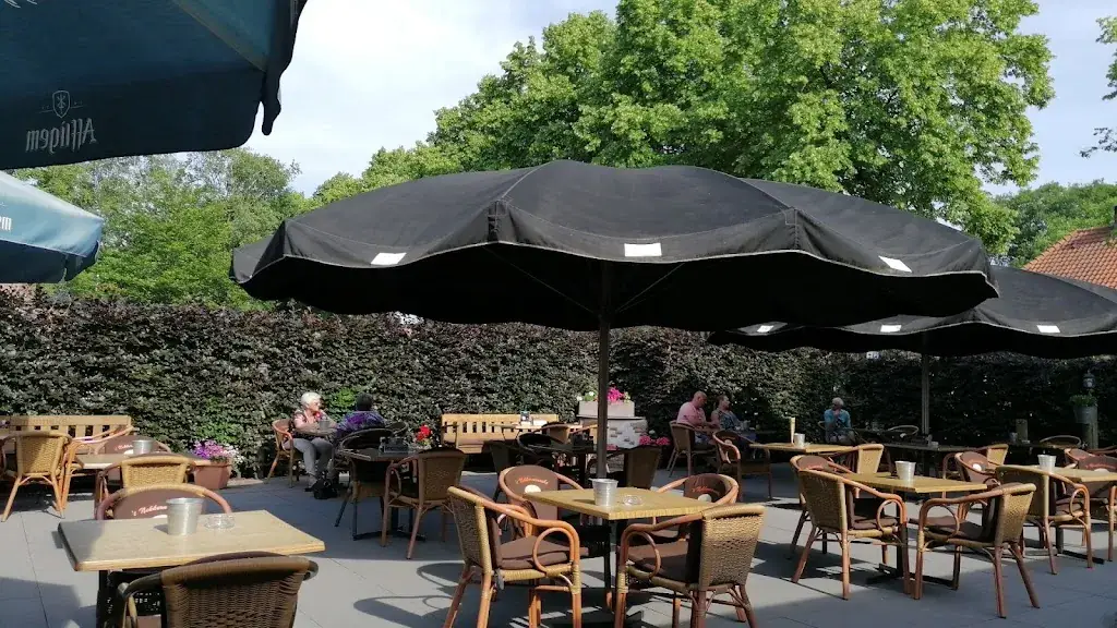 Fred Kanyike_Eeterij 't Nekkermenneke_Bladel_recensione