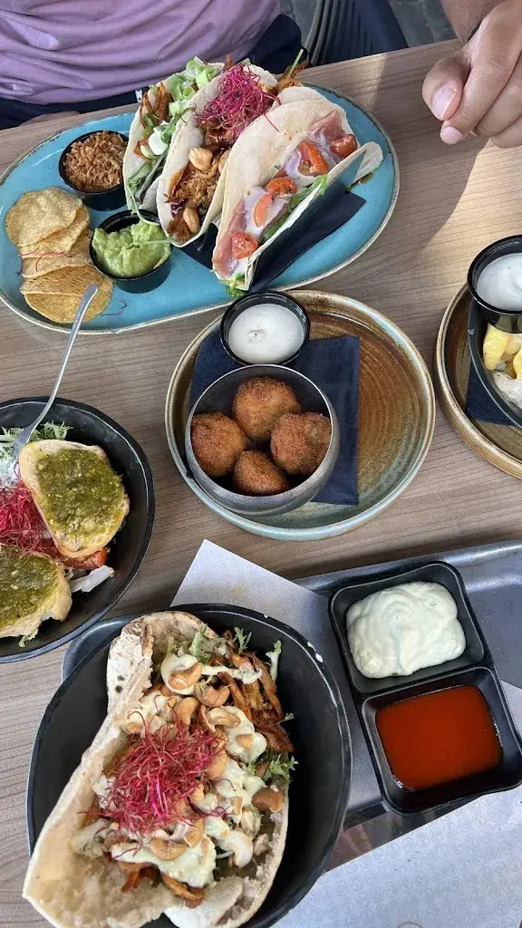 Yin Y._Liberty Foodbar_Bladel_review