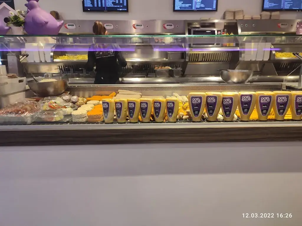 Michał Kłos_Restaria den Doel_Bladel_review