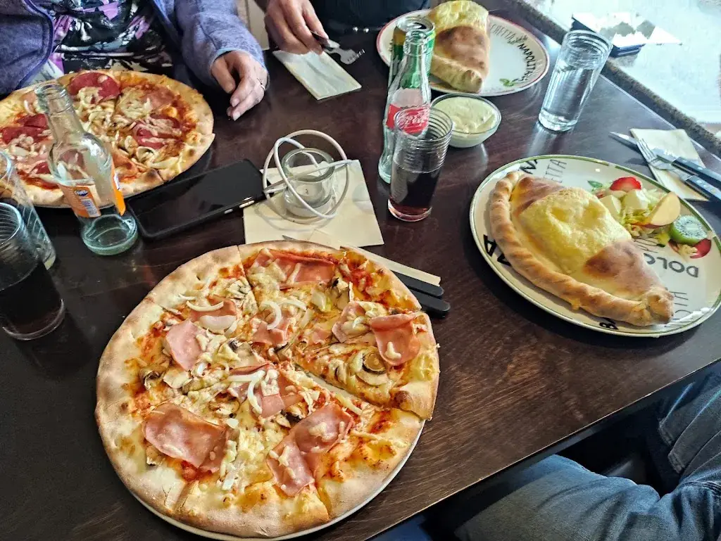 Simone Bosman_Pizzeria Marcellino_Vries_review