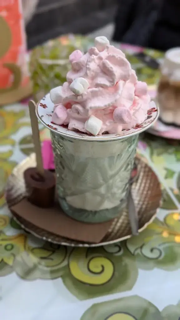 Kelly Alba Holmwood_Smullen Grand Café_Boekel_review