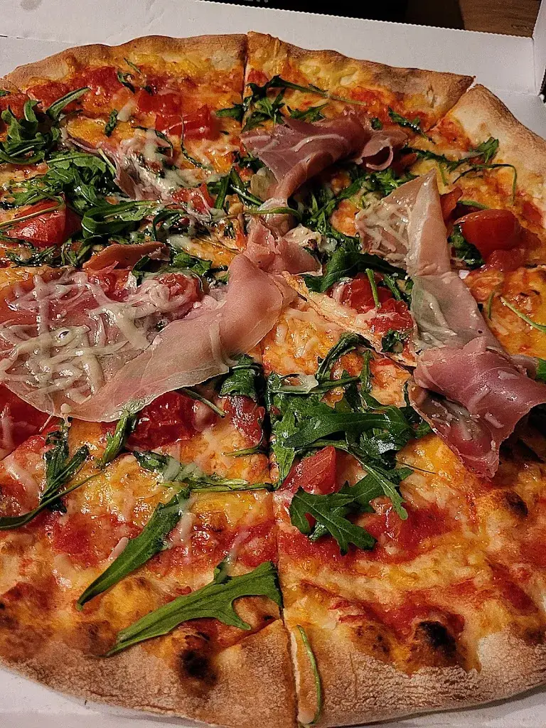 Monique Kl_PIZZERIA ROSSOBLU_Vries_review