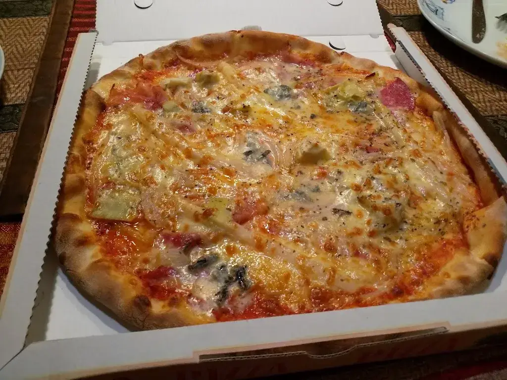 Michiko_PIZZERIA ROSSOBLU_Vries_review