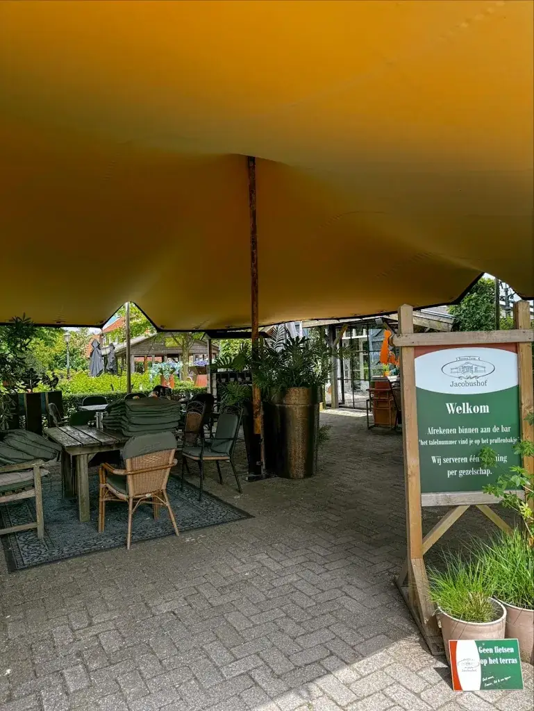 Matt Owens_Farm Terrace Jacobushof_Boxtel_review