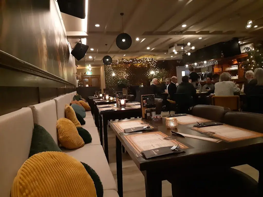 Mechie Smits_Grand Café Rembrandt_Boxtel_review