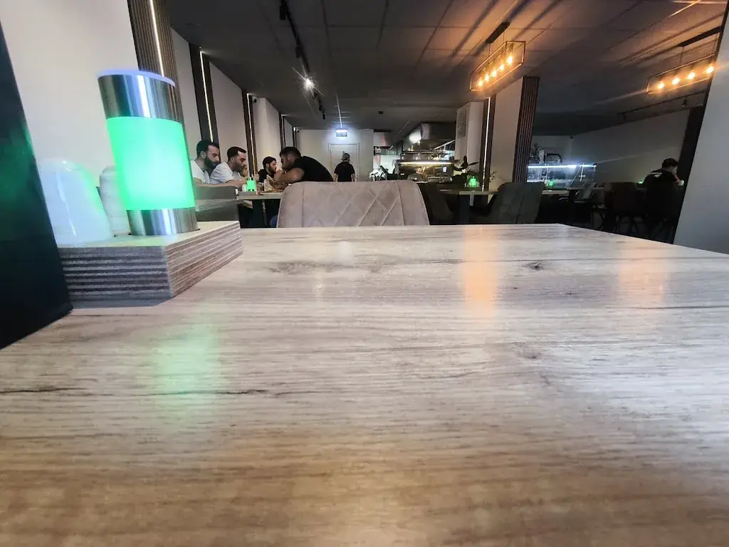 Dimitrios Milopoulos_Eethuis Yuvam_Tilburg_recensione