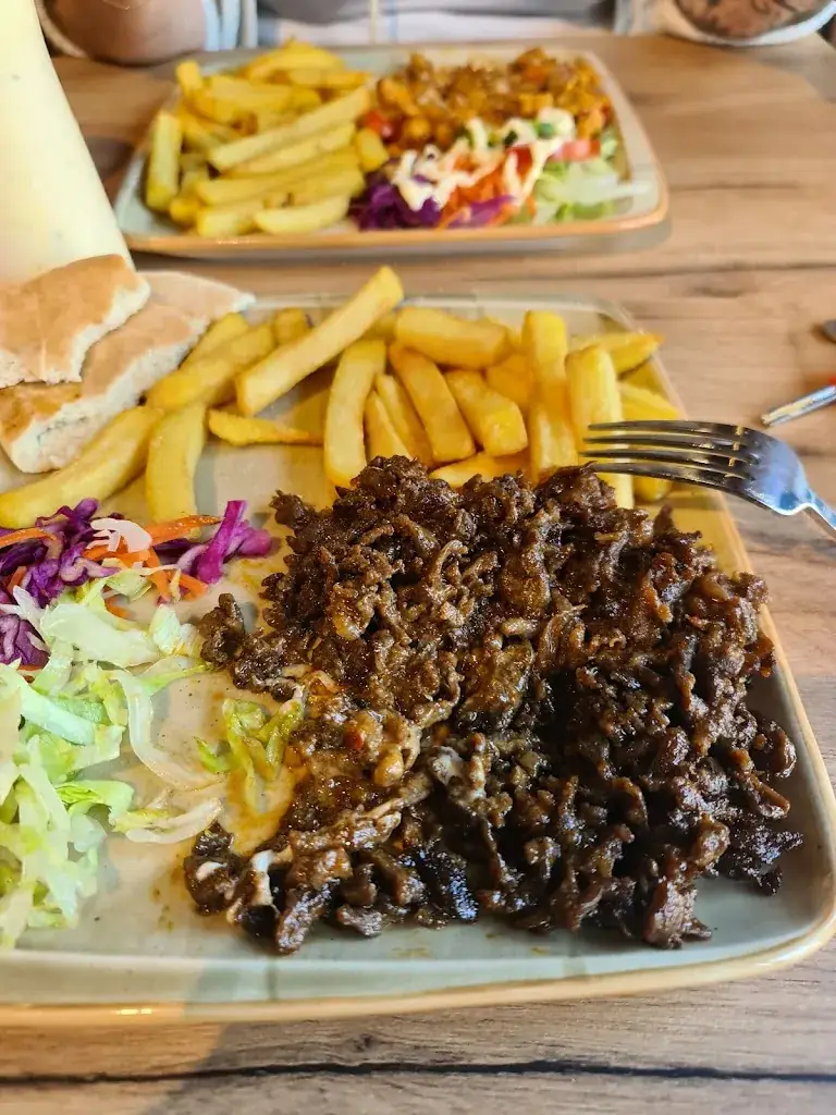 Eethuis Yuvam_Tilburg_slider_image_2