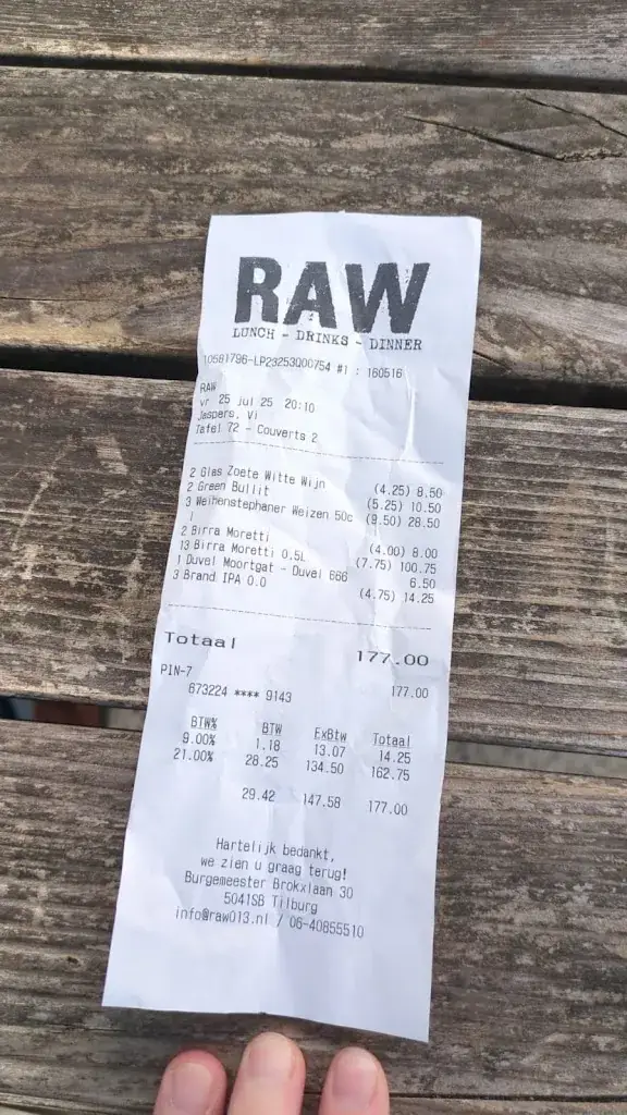 Işıl_Raw_Tilburg_review