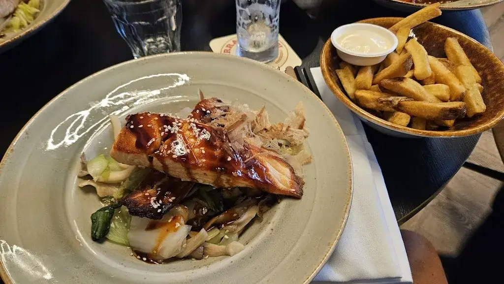 Frank van Selow_Mood Tilburg by Eveline Wu_Tilburg_review