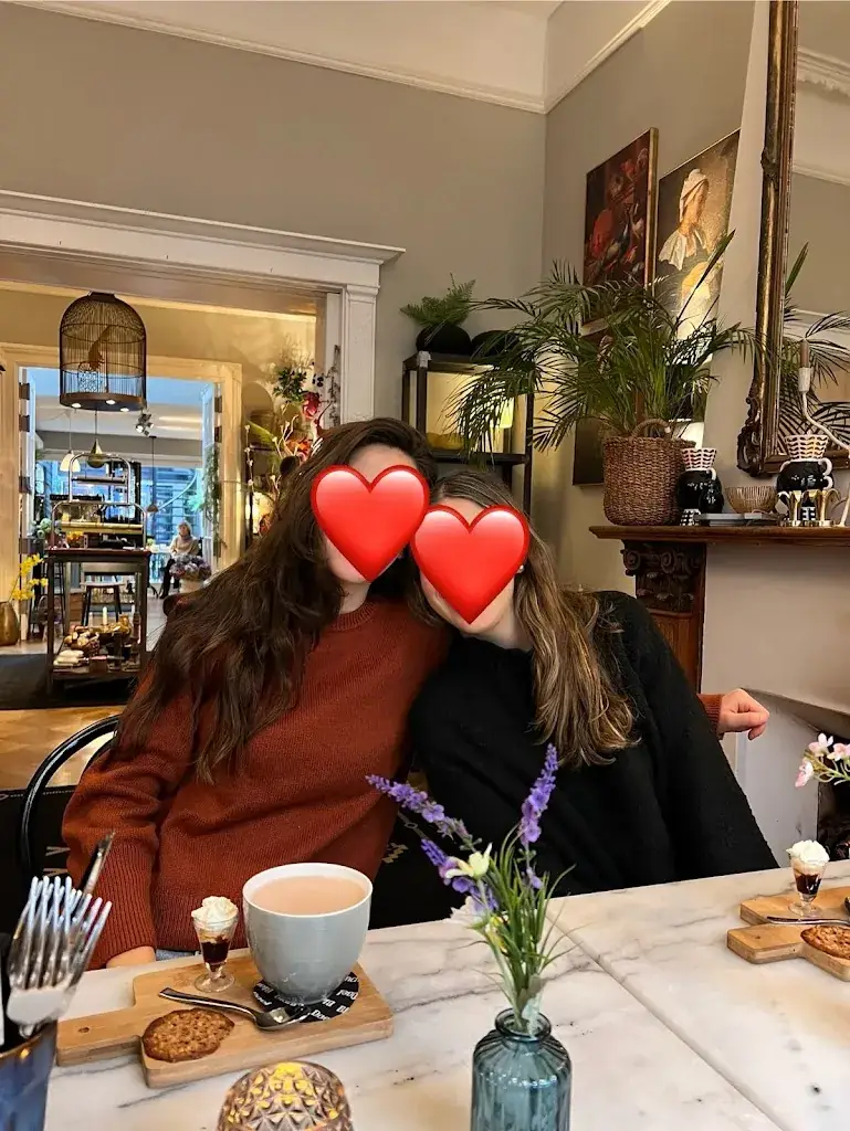 Ayse Afsar_BijZestig_Tilburg_review