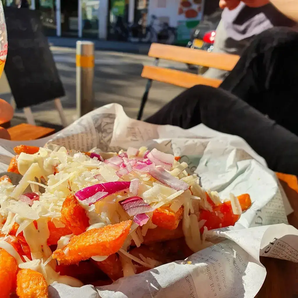 Jaïr Franken_Dwars Hotdogbar_Tilburg_review