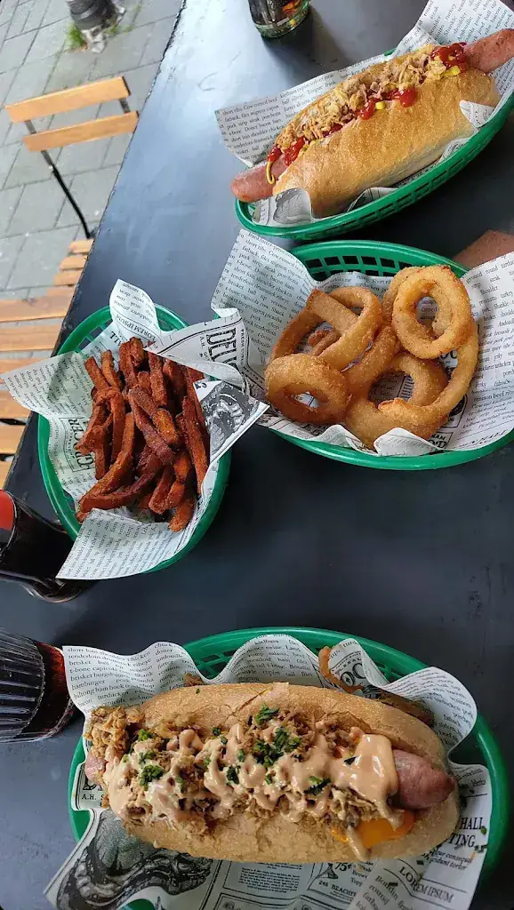 Mateusz Sokół_Dwars Hotdogbar_Tilburg_review