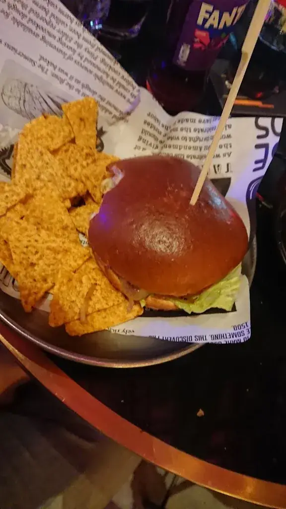 Noël Sparidaens_Woeste Burgers_Tilburg_review