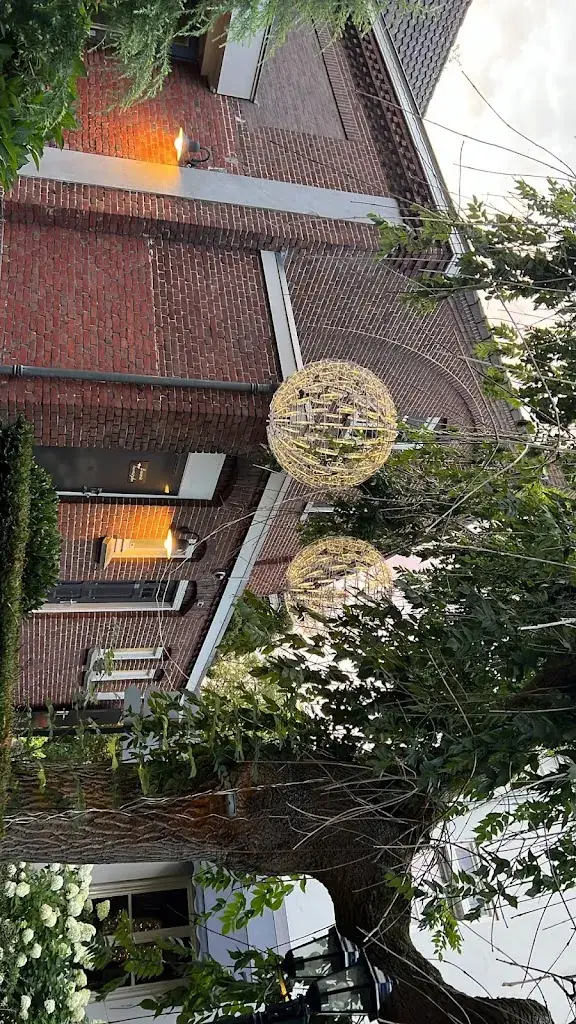 Adam R_Hotel Restaurant Conferentiecentrum la Sonnerie_Son_recensione