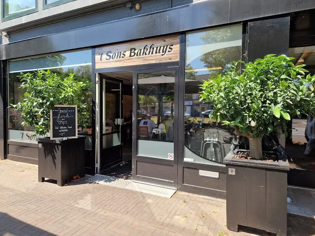 't Sons Bakhuys restaurant in Son