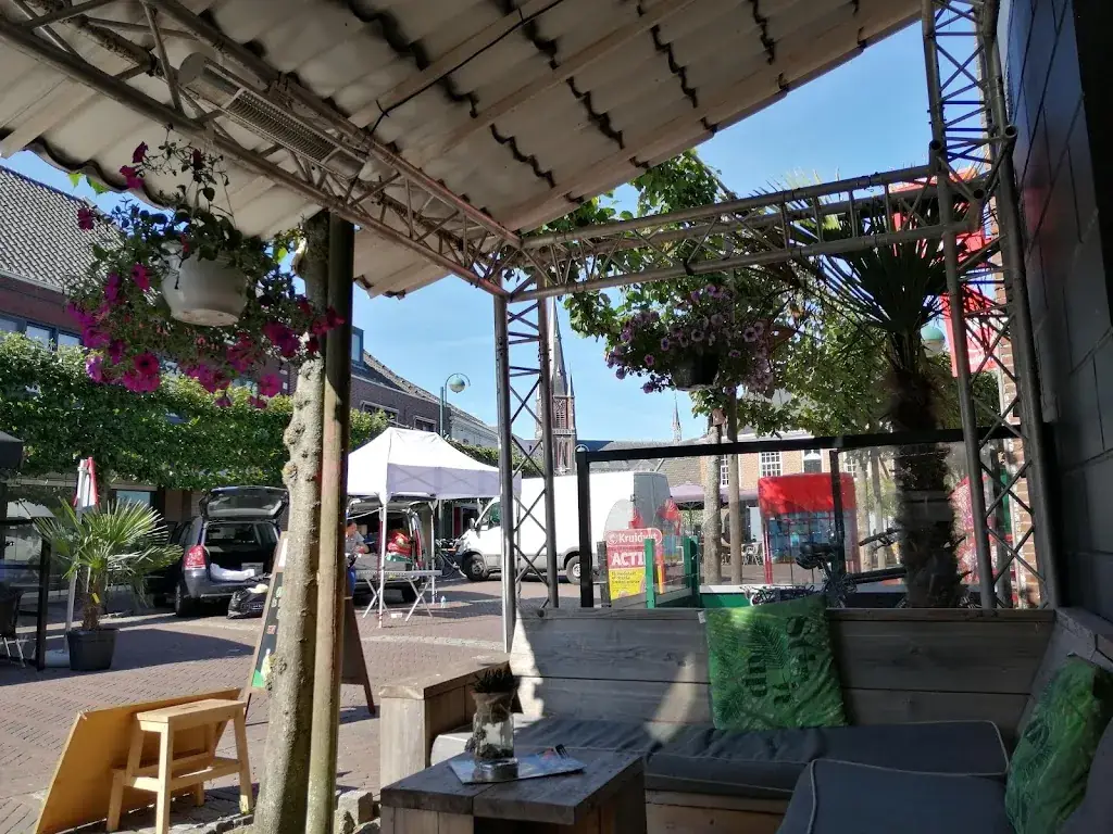 De Brasser Lunch, borrel & bites ristorante a Budel