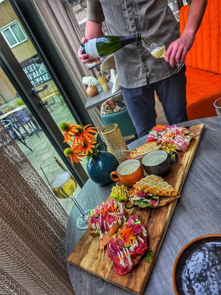 lilith crowley_Roots Budel_Budel_review