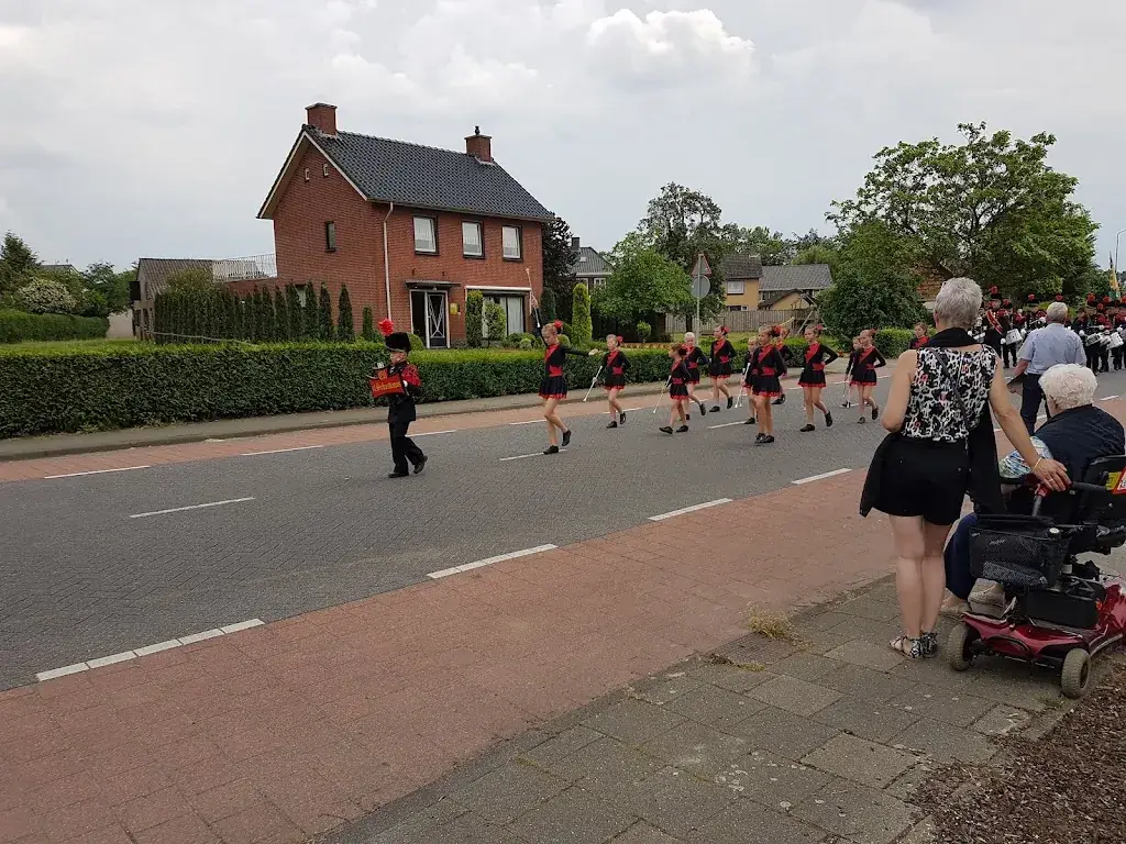 Ernst B_Zaal De Wielerbaan / Latour Brasserie Grand-Café_Budel_review