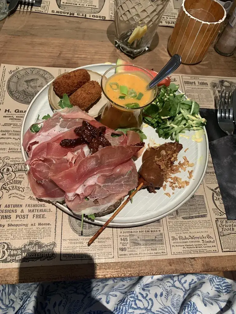 vlad bunoiu_Jo's Ontbijt-lunch-lifestyle_Chaam_recensione