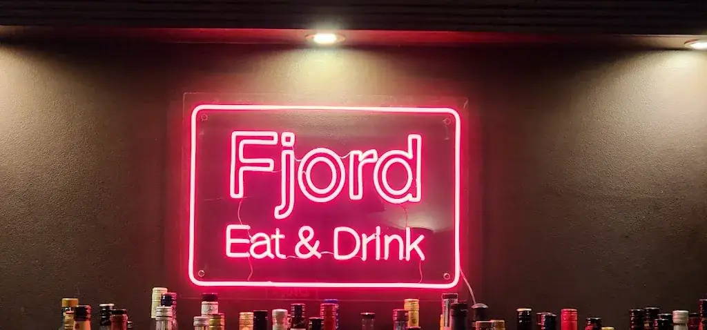 L O_Fjord Eat & Drink_Rotterdam_avis