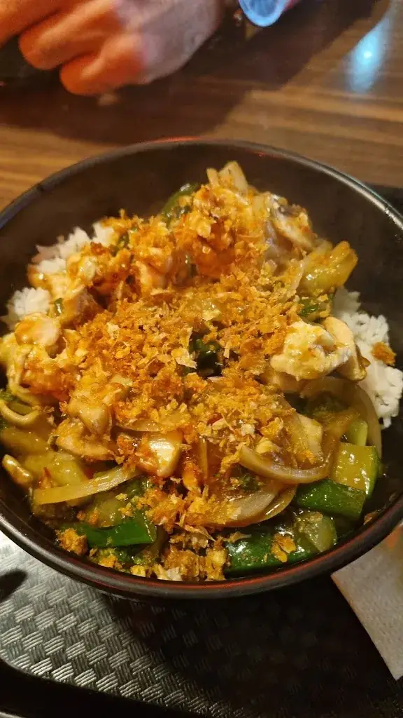 Ana Lumain_Eazie Rotterdam Blaak_Rotterdam_review