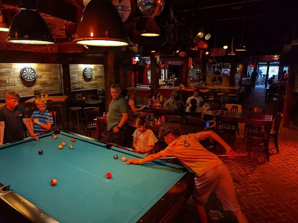 Stephen Mariadas_Café de Bel_Valkenswaard_review