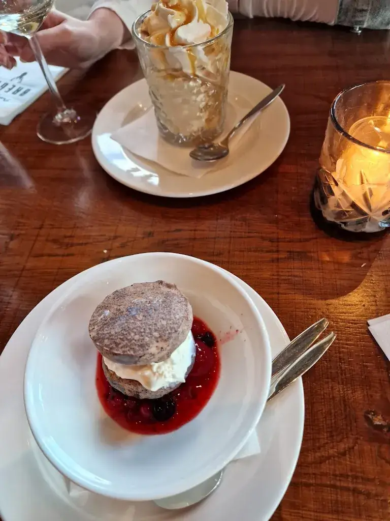 Puneet_Bregje Amersfoort_Amersfoort_reseña