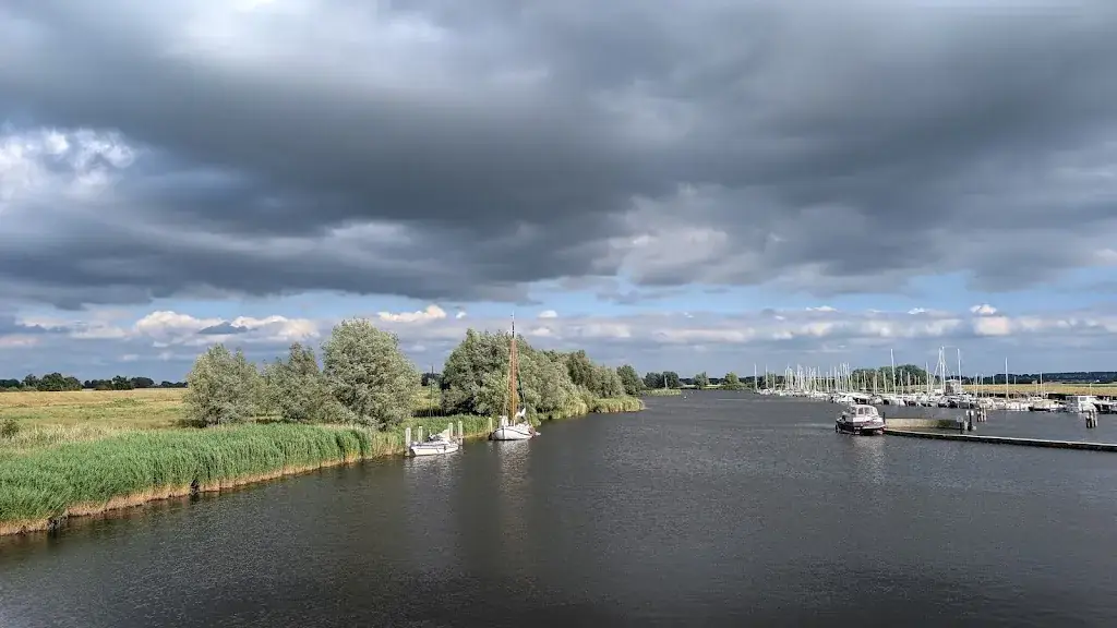 Francina S_Beneden Sas_Heen_review