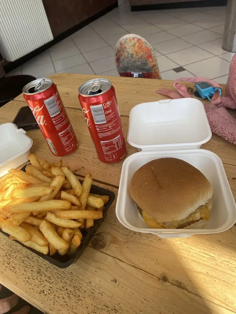 Inês Esteves_Cafetaria De Snackbar_Dinteloord_review