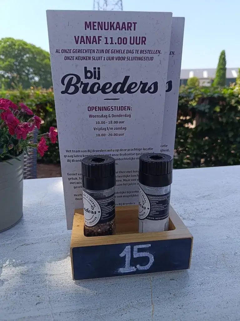 M Lacet_Bij Broeders_Berkel-Enschot_review