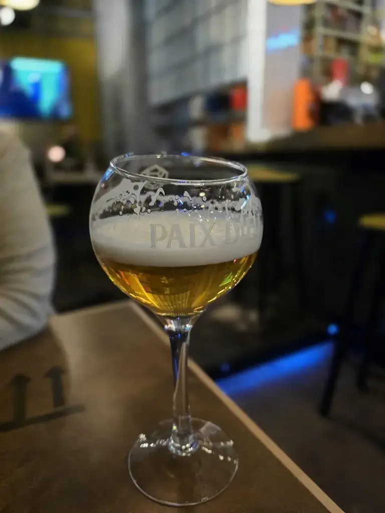 Sven Verbruggen_Café Mout_Berkel-Enschot_review