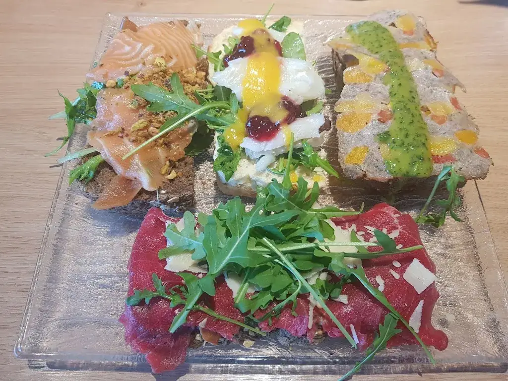 Kevin G_Janssen en Van Dongen_Prinsenbeek_review