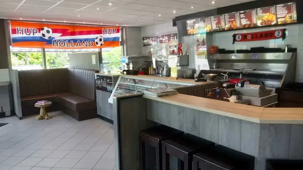 Cafetaria Ekenrooi restaurant in Waalre