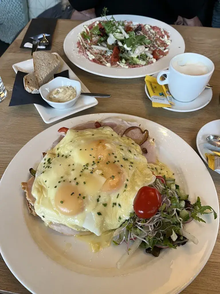 Ju hyun Kim_Hoom_Waalre_recensione