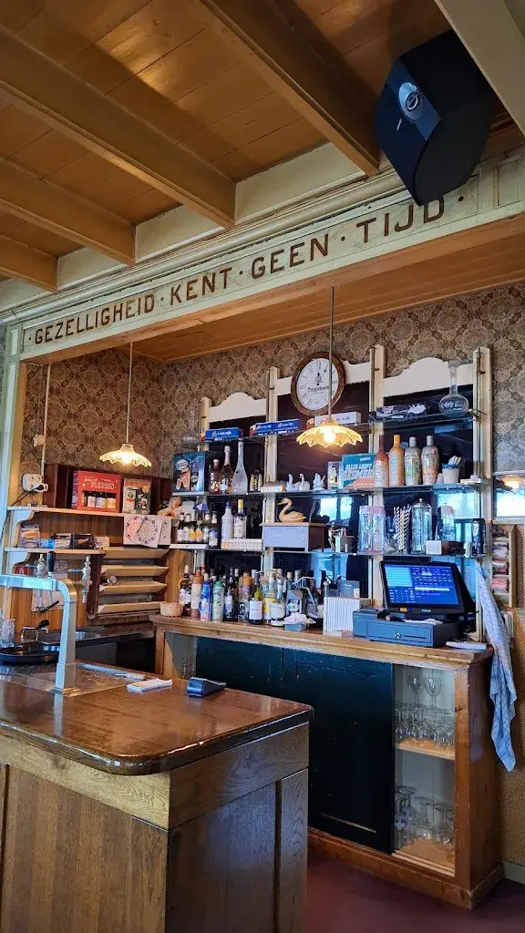 Hilde van den Bosch_Café 'T Zwaantje_Genderen_review