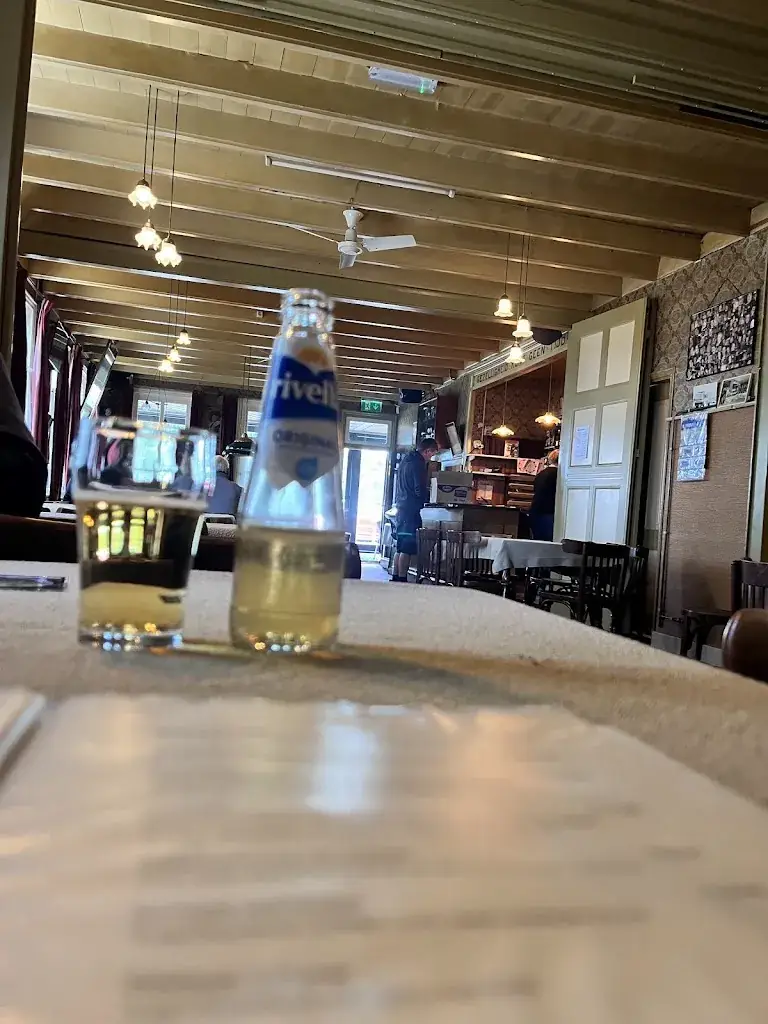 Menno Vos_Café 'T Zwaantje_Genderen_review