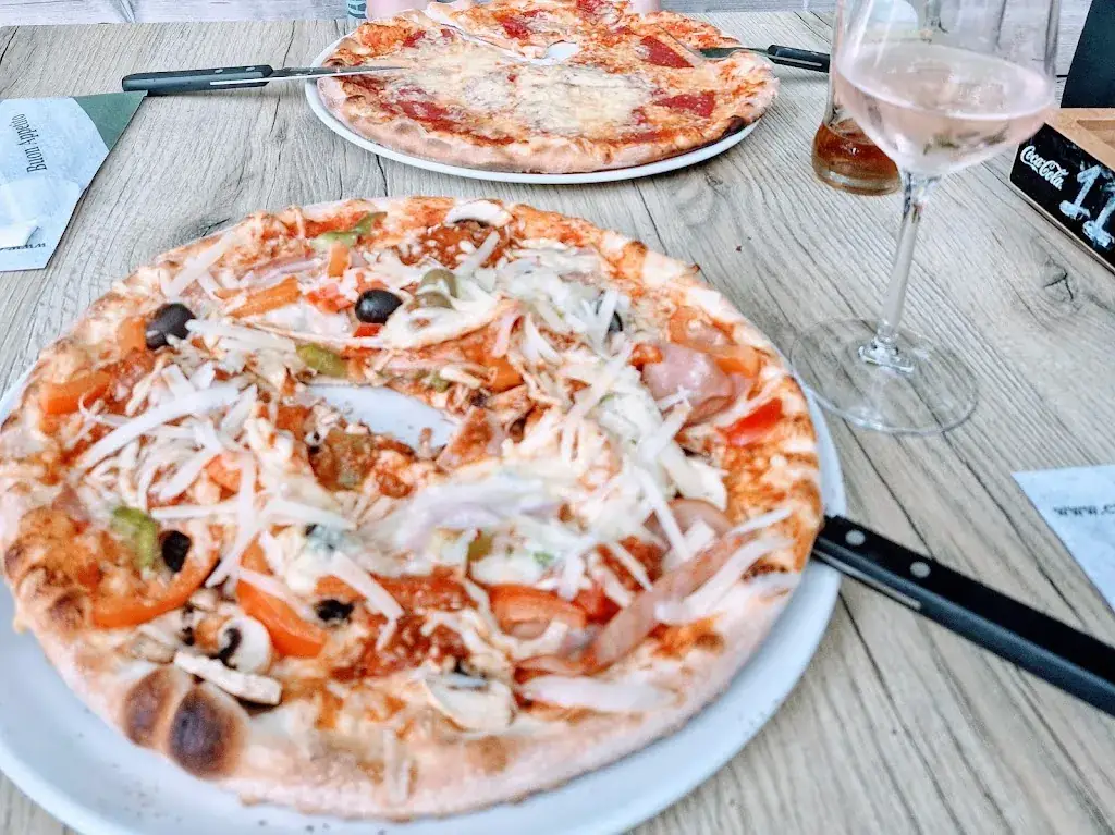 Jeanette Henssen_Pizzeria Ristorante Osteria La Piazza_Zuidlaren_review