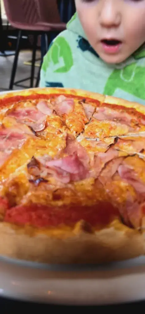 marvin van haaften_Mercato Pizza & Pasta Bar_Geertruidenberg_review