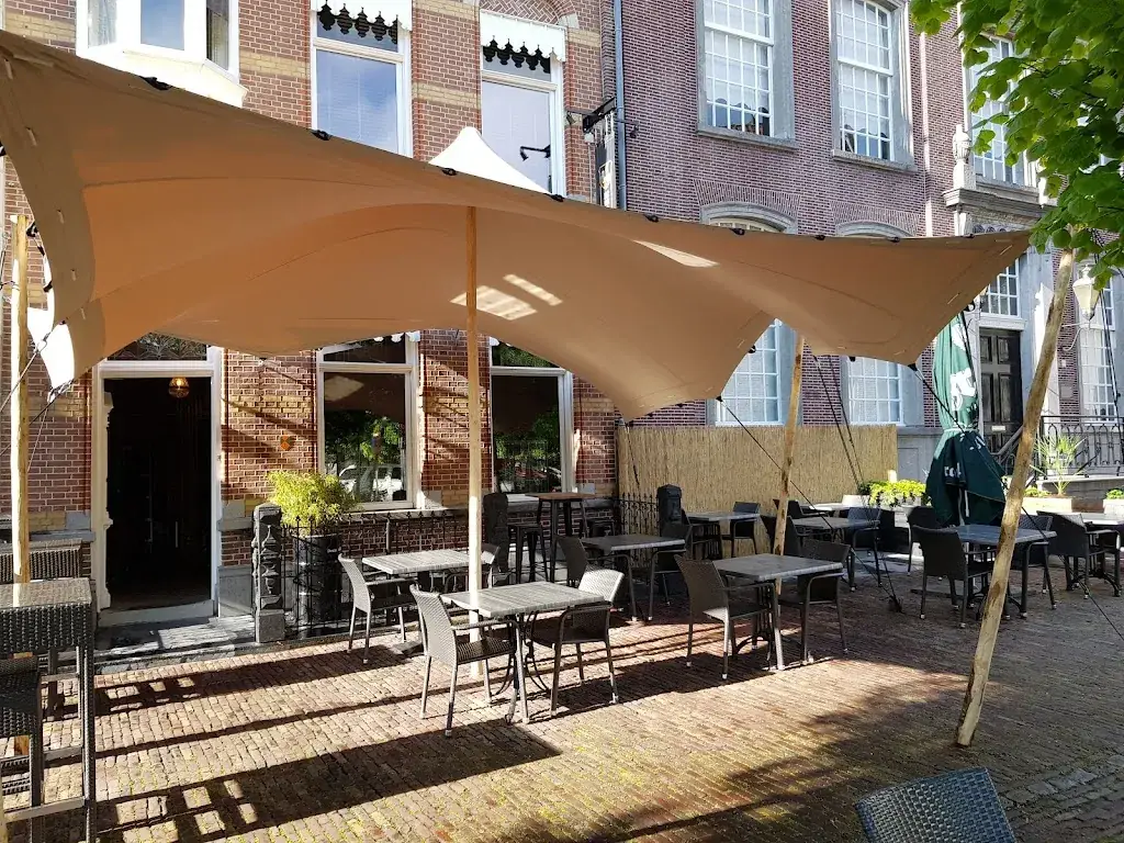 Café "Den Witte Hemel" restaurant in Geertruidenberg