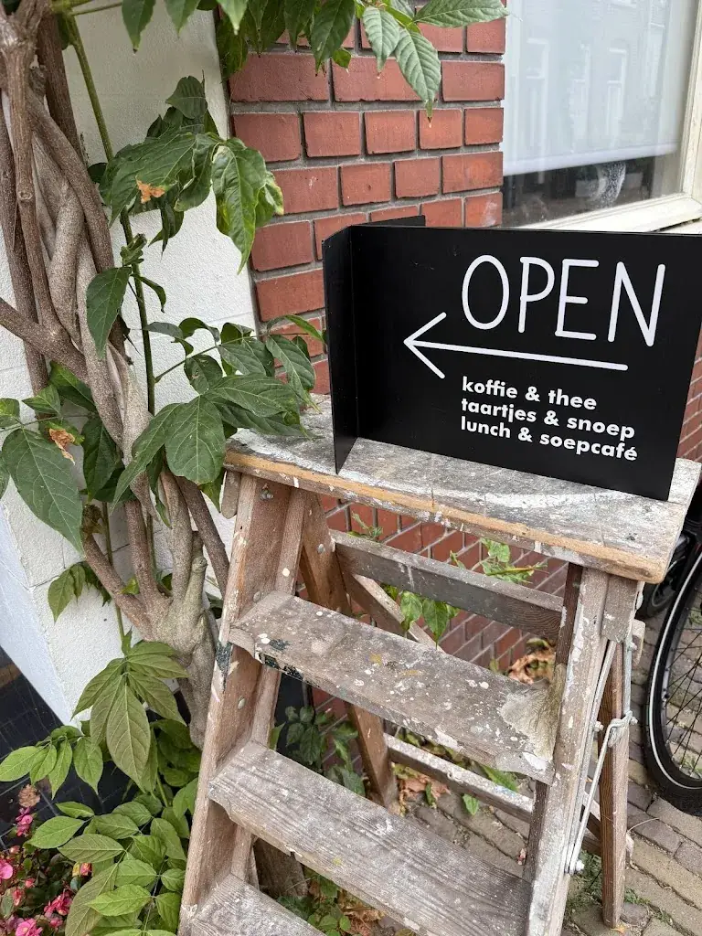 Pieter van der Werf_tante Pop_Geertruidenberg_review