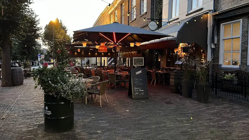 Pub Huis Ten Bos restaurant in Geertruidenberg