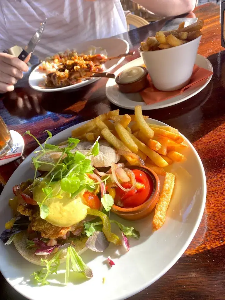 Elisabeth Engering_Grand Café Fabels_Molenschot_review