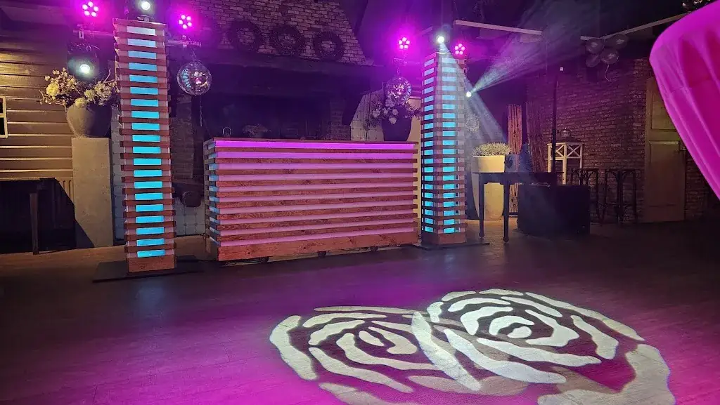 TwoDiscjockeys Drive-in Shows 2 DJ's_Herberg van Boxtel B.V._Haaren_Bewertung