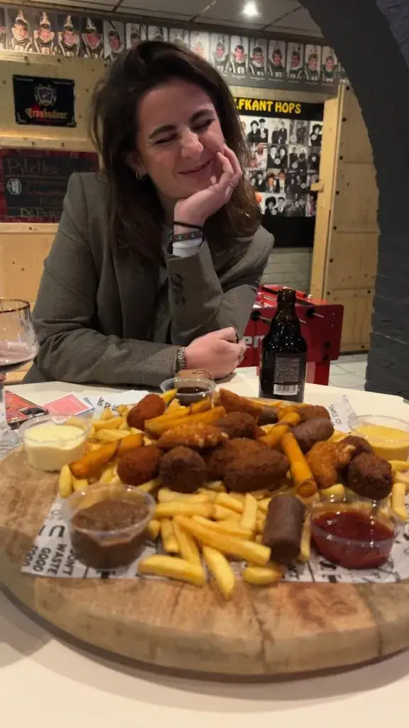 joyce van der velden_De posthoorn haps café cafetaria zalencentrum_Haps_Bewertung