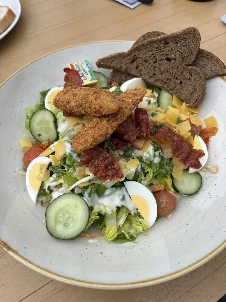 Alex_Het Plein_Hapert_review