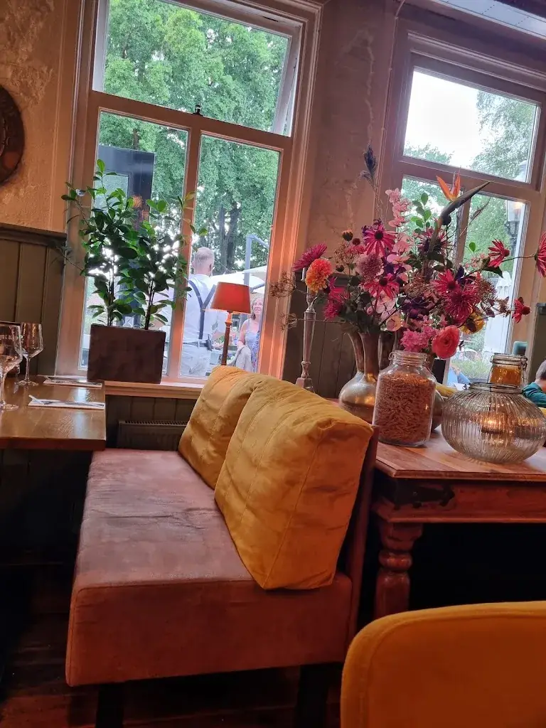 Olga Rodriguez_Ristorante & pizzeria La vita è bella, Midlaren_Midlaren_review