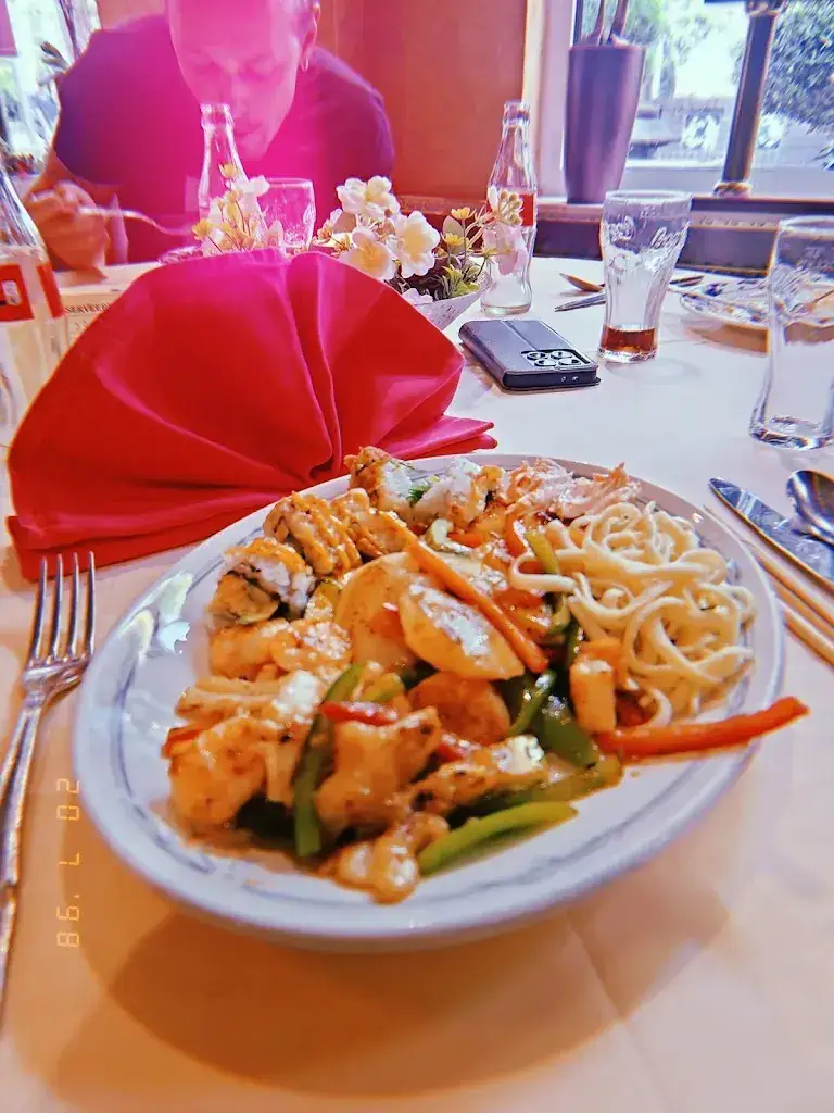 Emi Velkova_Bamboo Inn_Hapert_reseña