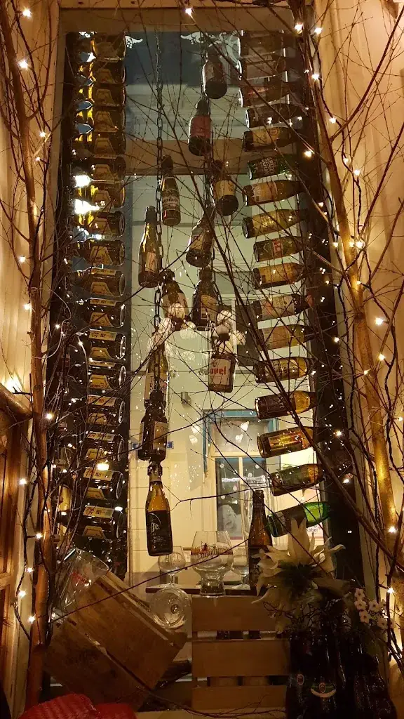 Louis Katsouris_Moeke Ginneken_Breda_review