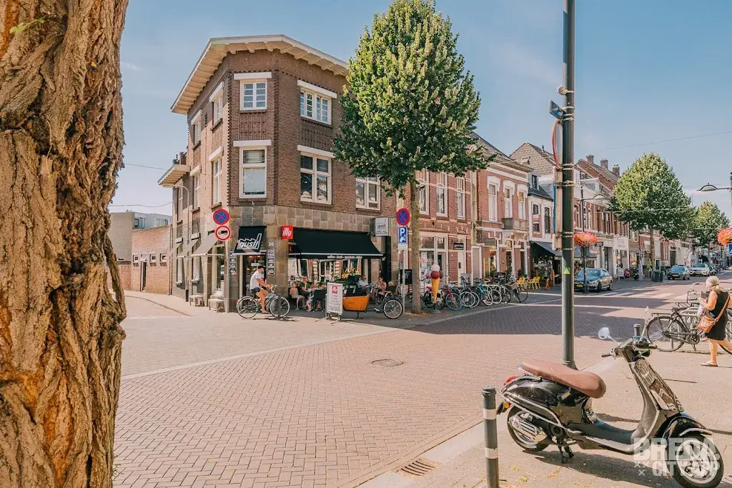 Gusti Breda_Breda_slider_image_3