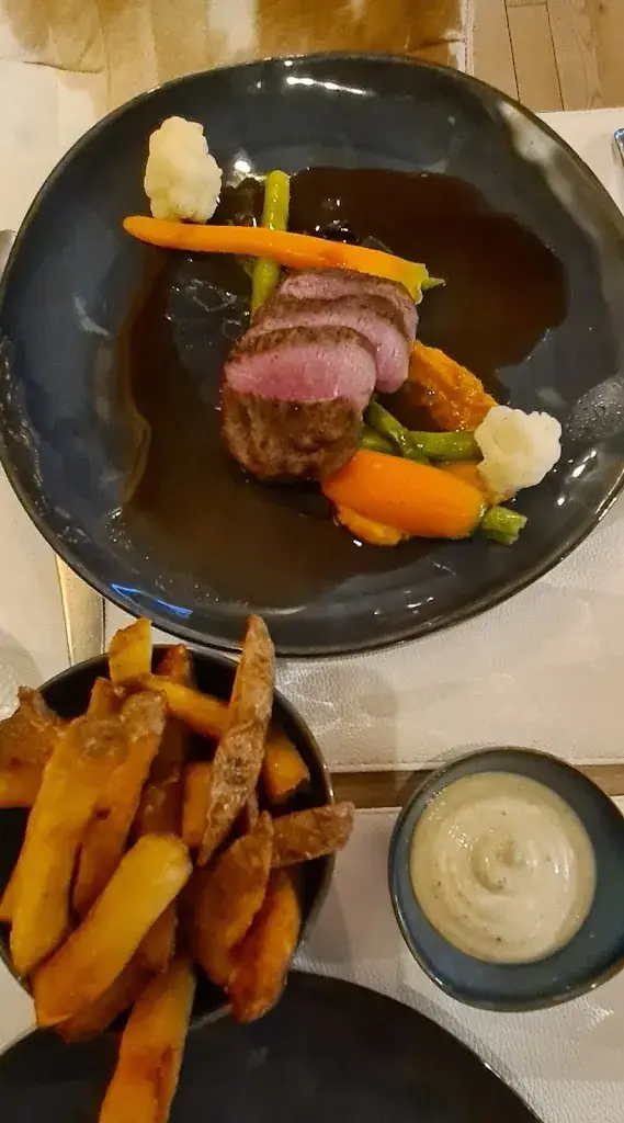 Guy Musing_Luther Breda_Breda_review